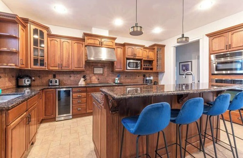 Pleasant Valley House | Huge HV Retreat: pool/spa/home theater/gym