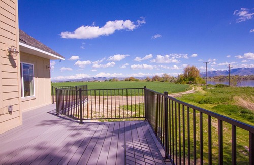 Heyburn House | Huge Lakefront House - sleeps 22! Private Dock! Boating, Water Skiing, Rafting!