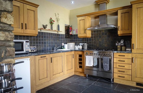 Llangadog Cottage | Huge Luxurious Barn conversion