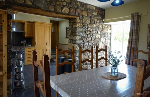 Llangadog Cottage | Huge Luxurious Barn conversion