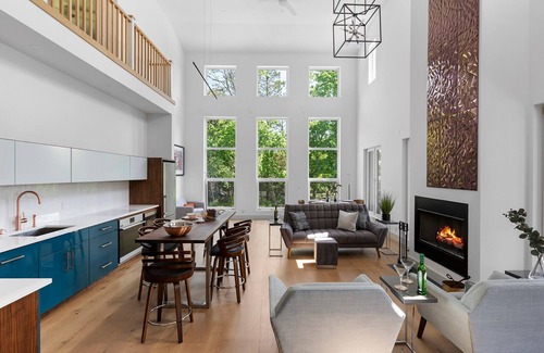 Jamesport House | Huge Modern Jamesport Home with Decks & Balconies Near Beaches & Wineries!