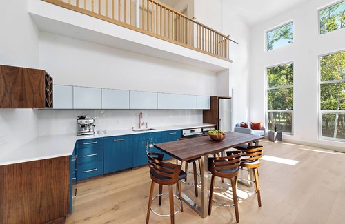 Jamesport House | Huge Modern Jamesport Home with Decks & Balconies Near Beaches & Wineries!