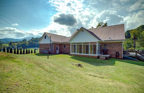 Butler House | Huge! Mtn Home with lake and skiing nearby. Pets Considered!