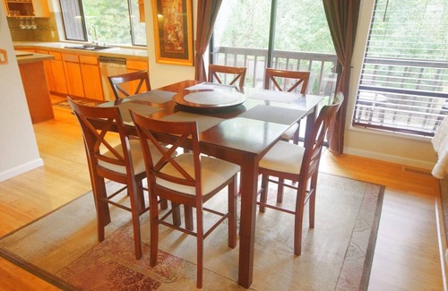 Olympia House | Huge Olympia House. Sleeps 10+. Lots of Amenities