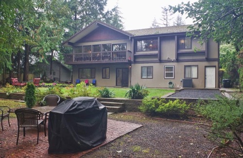 Olympia House | Huge Olympia House. Sleeps 10+. Lots of Amenities