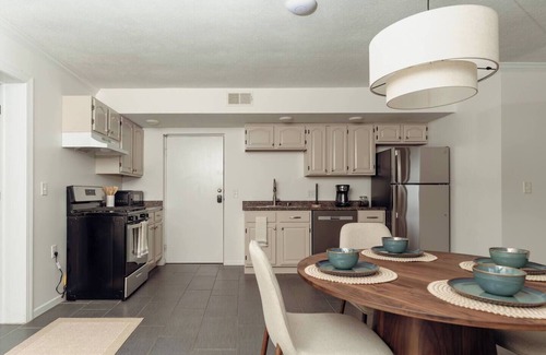 Conneaut Lakeshore Apartment | Huge, One Bedroom Apartment w/Balcony