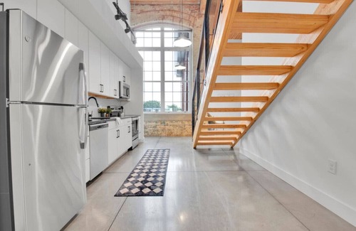 Judson Apartment | Huge, Open Loft | Arts District | 5 mins to DT GVL