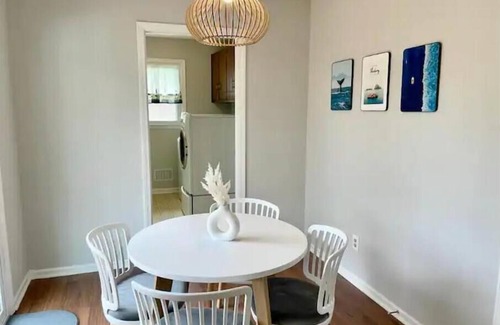 Carmel House | Huge, Peaceful home in Carmel!