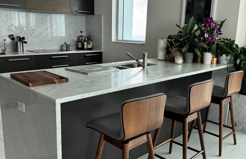 Edgewater Apartment | Huge Penthouse Apartment in Downtown Miami.n