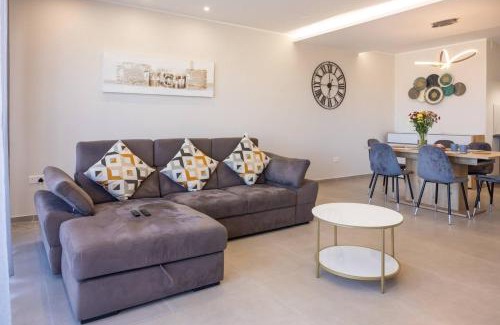 Ta' Zokkrija Apartment | Huge Pool In Mosta Ph - By Homely Malta!