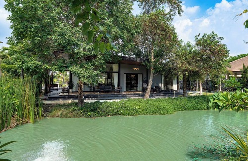 Huai Yai Villa | Huge Pool Villa with Private Lake 4BR/10 Persons
