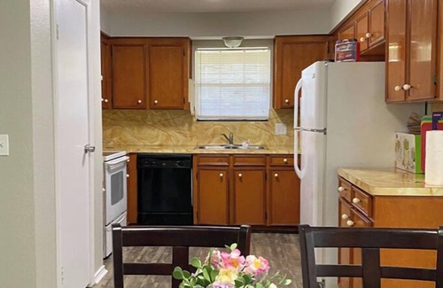 Texas City House | Huge Private 3 Bedroom House Large Master Fenced Yard, Galveston, Kemah, Fishing