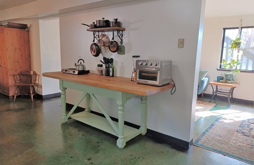 South End House | Huge private duplex. Artist's details. Easy! Fun!.