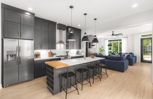 Cleveland Park House | Huge Rooftop Patio at this Stunning Spacious House