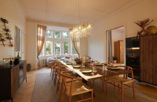 København V Apartment | Huge Royal Luxury Apt with Private Balcony