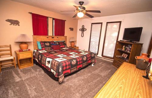 Ruidoso Apartment | Huge Ruidoso Retreat with Game Room, Pool, 2 Balconies, 2 Kitchens - Sleeps 17!