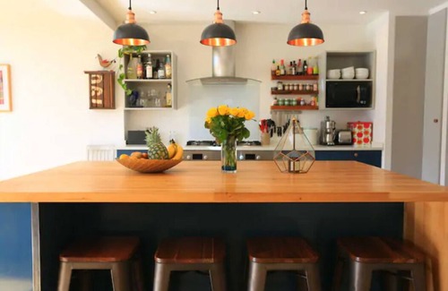 Hove House | Huge seaside house with parking and garden