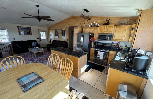 Indian Mountain Cabin | Huge Secluded Modern Luxury Smart Cabin with Mountain Views surrounded by trees!