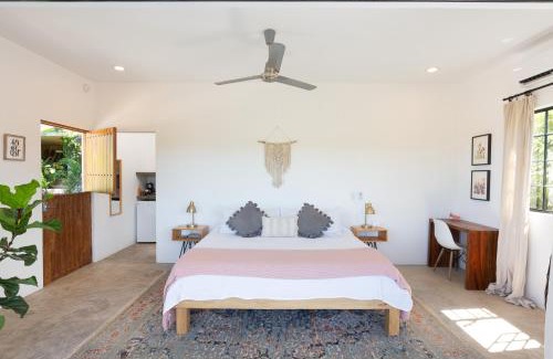 San Francisco Apartment | HUGE Suite! King Bed, Air Conditioning, Pool, Fast Wifi - Sol at Casa Calavera