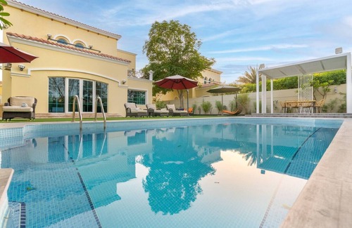 Jumeirah Apartment | Huge villa with maid servicenn