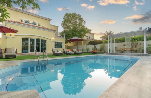 Jumeirah Apartment | Huge villa with maid servicenn