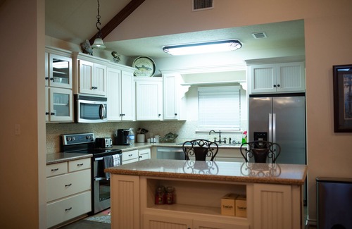 Brookeland House | Huge waterfront lake house with spacious yard & amazing views!