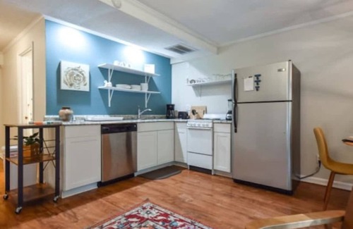 Athens Apartment | Huge Yard near UGA - Glory Glory Guest Suite