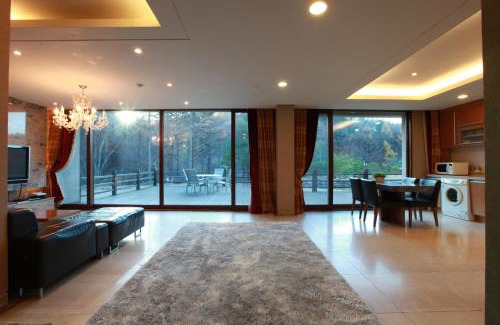 Bongpyeong House | Hugel Heim Pension