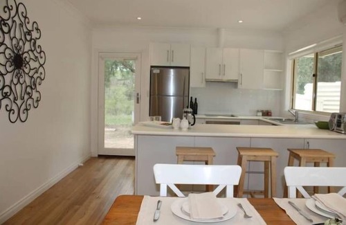 Upper Wakefield Bed & Breakfast | Hughes Park Cottage- peaceful serene getaway