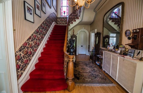 Stratford Bed & Breakfast | Hughson Hall Bed & Breakfast