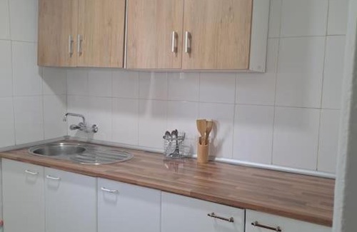 Bailen-Miraflores Apartment | Hugo