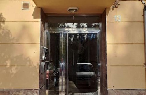 Bailen-Miraflores Apartment | Hugo