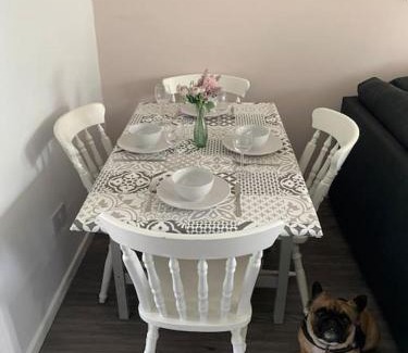 Great Yarmouth Ski Chalet | Hugo's hideaway Free WIFI