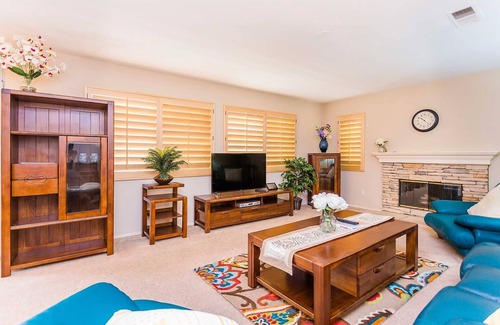 Lower Peters Canyon House | Hugo's Lesiure