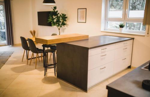 Schonberg Apartment | HUGOS Design Apartment am Waldrand - ruhig & modern