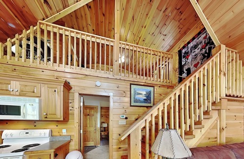 Black Bear Falls Cabin | Hugs 'N Kisses