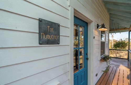 Ore City Cottage | Huguenot Lake Front Cottage on Lake O' the Pines- 2 bedroom, 2 bath with a loft
