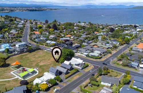 Taupo House | Huia Heights, Modern 4BR Home With Park Views