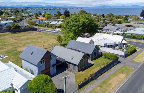 Taupo House | Huia Heights, Modern 4BR Home With Park Views