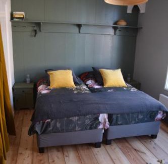 Munnekeburen Bed & Breakfast | Huisje onder de Linden