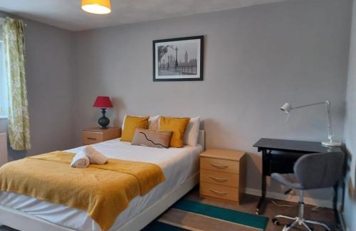 Dunstable House | Huku Kwetu Melo House, A 4 Bedroomed House with Strong Double and King-size Beds Suitable for Builders and Contractors