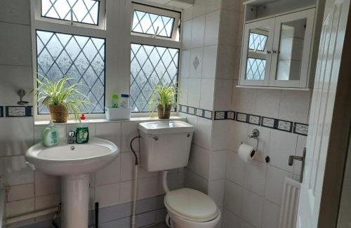Dunstable House | Huku Kwetu Melo House, A 4 Bedroomed House with Strong Double and King-size Beds Suitable for Builders and Contractors