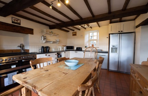 Peak District House | Hulmes Vale House - Sleeps 14 - Peak district