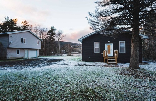 Pasadena House | Humber Valley Lakefront Cabin