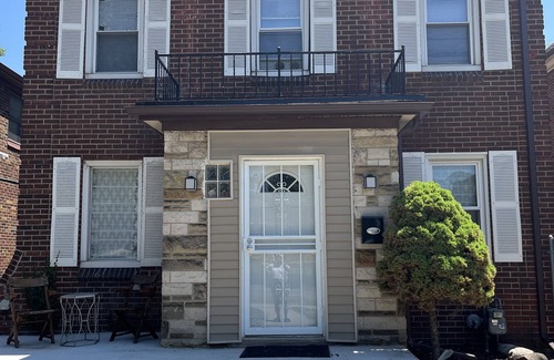 Detroit House | Humble home in the heart of Detroit. 15mins from downtown, 10 mins from Ferndale