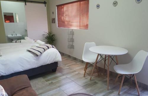 Oudtshoorn House | Humble & Kind Guest House