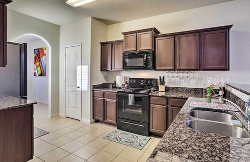 Humble House | Humble Vacation Rental - Walk to Park!