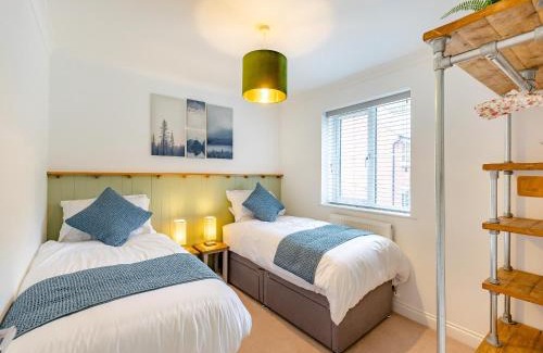 Cinderford House | Humbug House