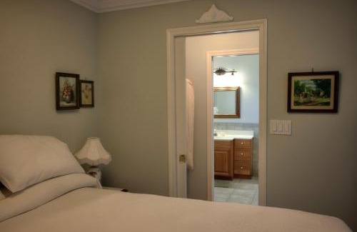 Clearwater House | Hummingbird Bed and Breakfast