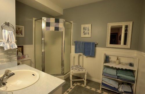 Clearwater House | Hummingbird Bed and Breakfast